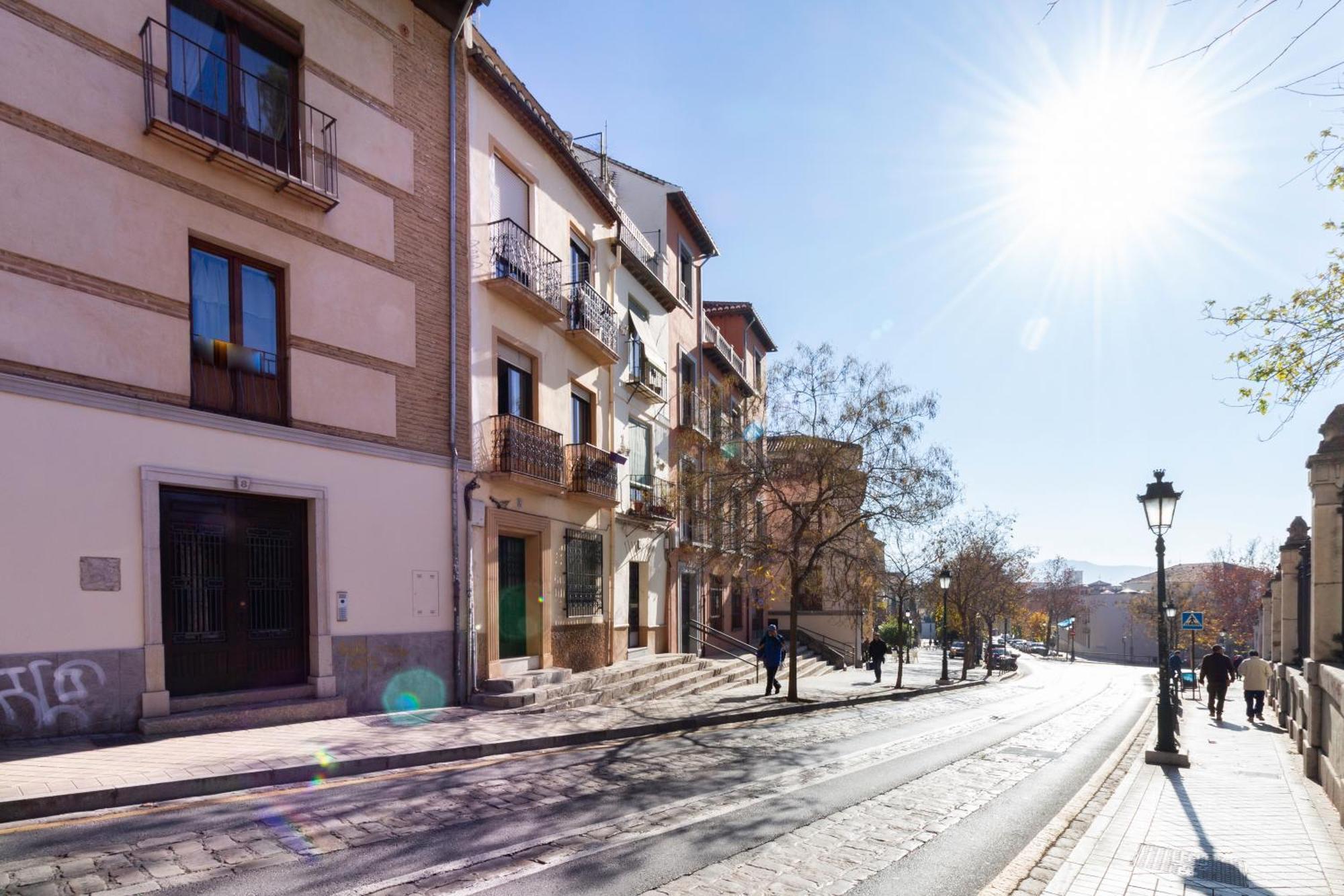 Atico Junto Al Albaicin Con Terraza Lejlighed Granada Eksteriør billede